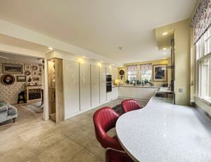 Photo 25- click for photo gallery